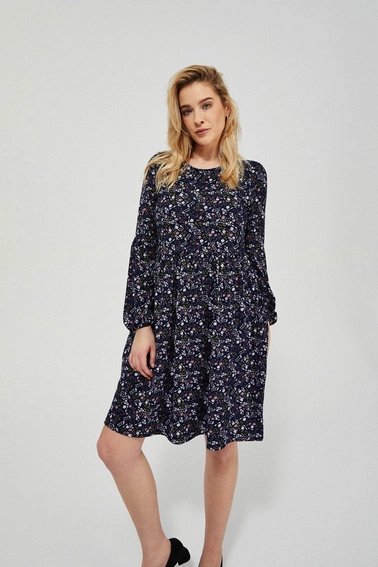 Rozkloszowana sukienka z nadrukiem granatowa