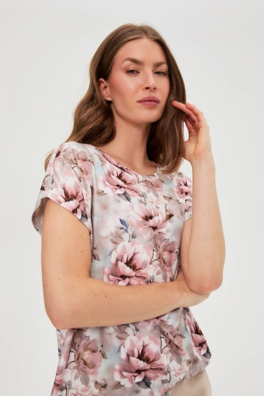 Bluzka w kwiaty różowa