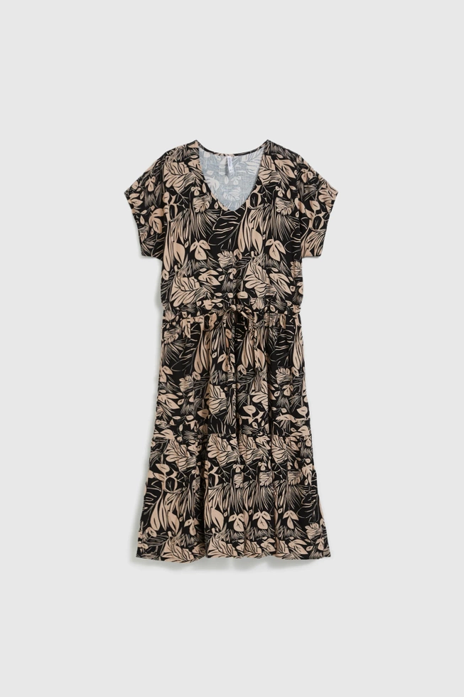 Taliowana sukienka w kwiaty czarna