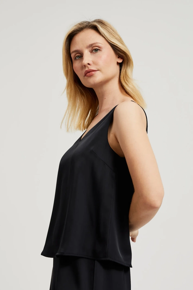 Gładka koszula z dekoltem w serek czarna