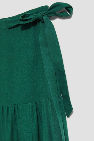 Rozkoloszowana spódnica z wiązaniem