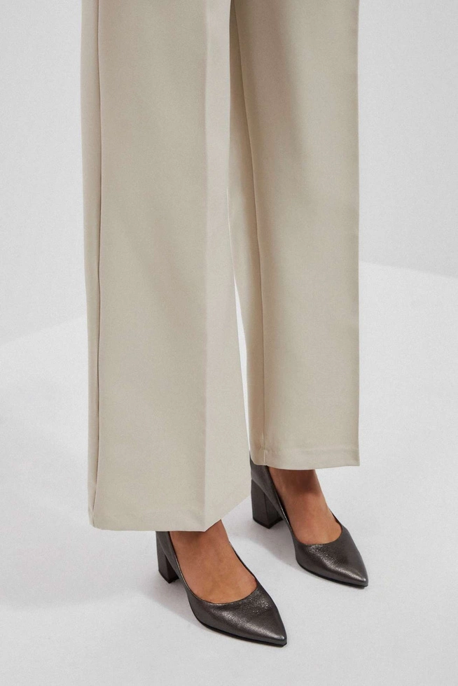 Spodnie z szerokimi nogawkami piaskowe