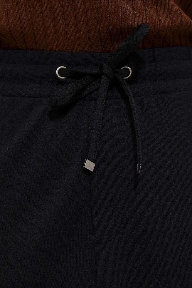 Spodnie z lampasami i wiązaniem w talii czarne