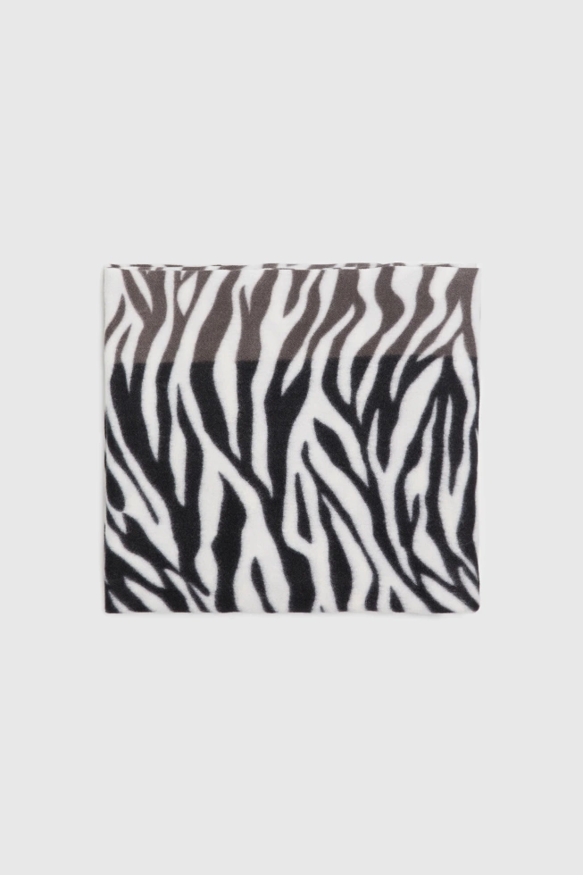 Wzorzysty szal czarny