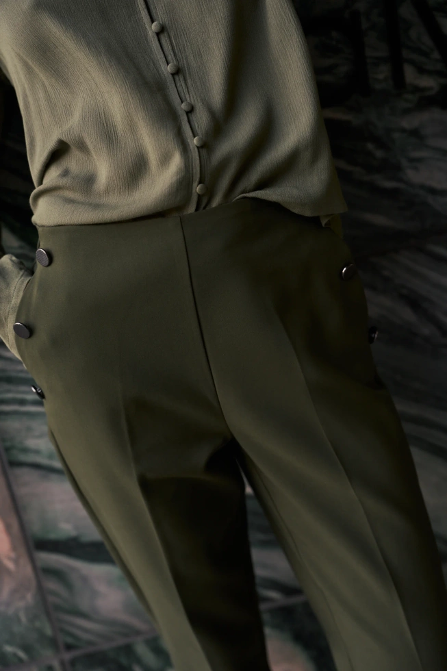 Spodnie cygaretki ciemnooliwkowe