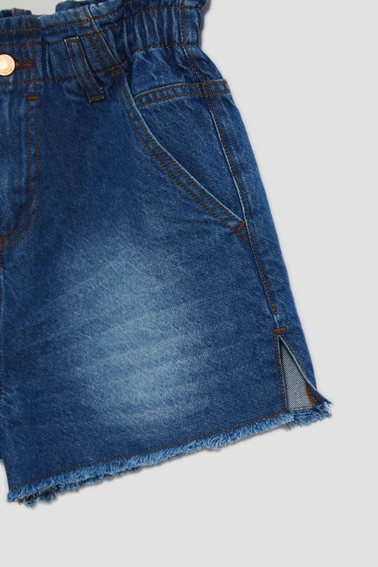 Szorty z postrzępioną nogawką