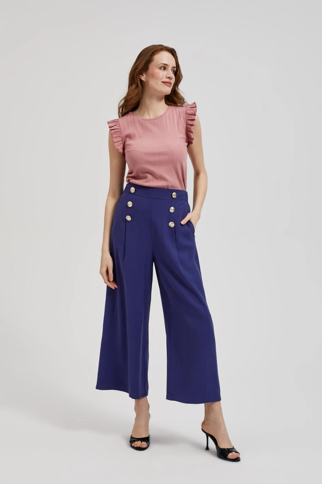 Prążkowana bluzka z falbaną na ramionach różowa