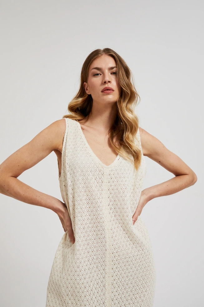 Ażurowa sukienka z dekoltem w serek beżowa