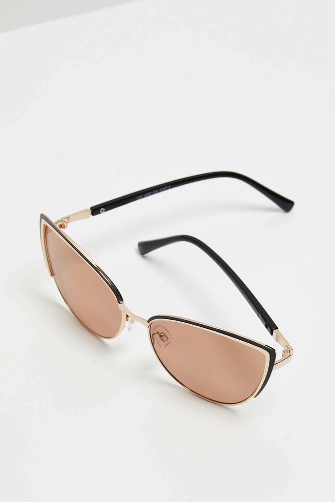 Okulary przeciwsłoneczne z metalowymi oprawkami o kocim kształcie brązowe