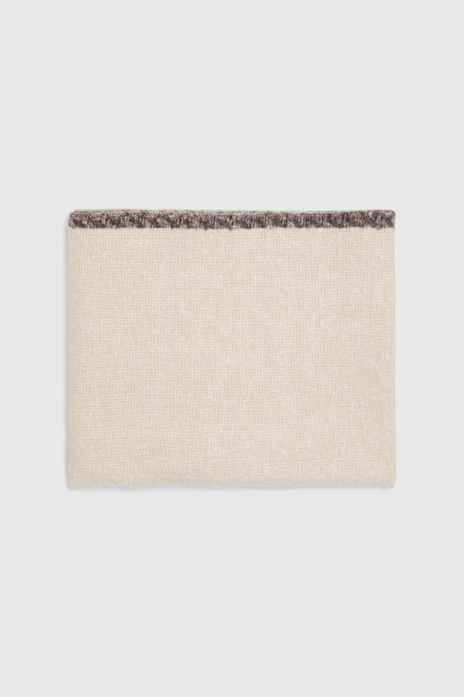 Gładki szal beżowy