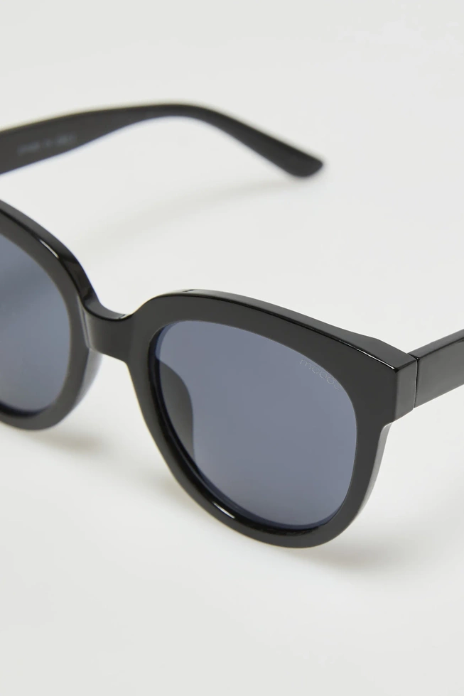 Okulary damskie z plastikowymi oprawkami czarne