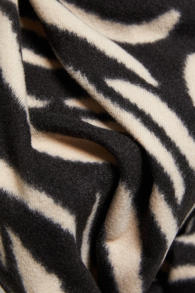 Szal w zwierzęcy wzór beżowy