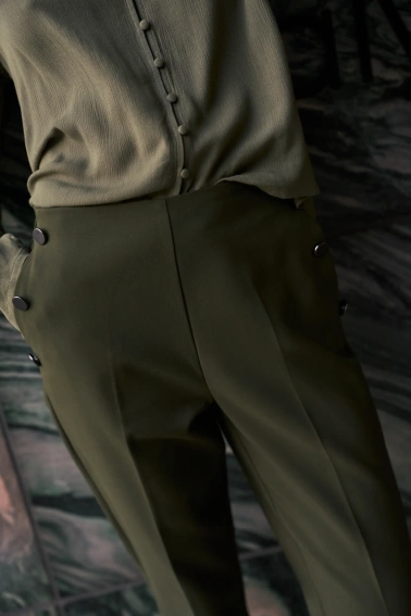 Spodnie cygaretki ciemnooliwkowe 