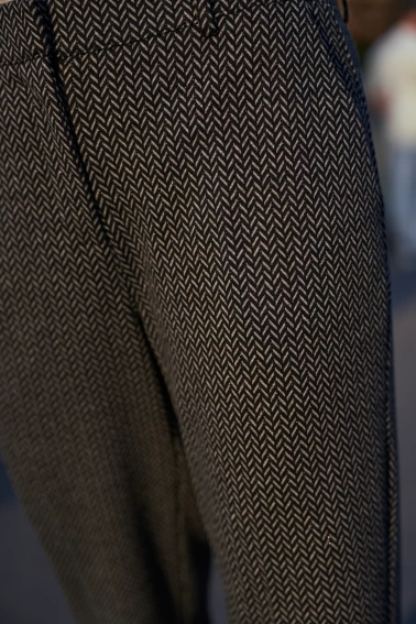 Spodnie w jodełkę grafitowe 