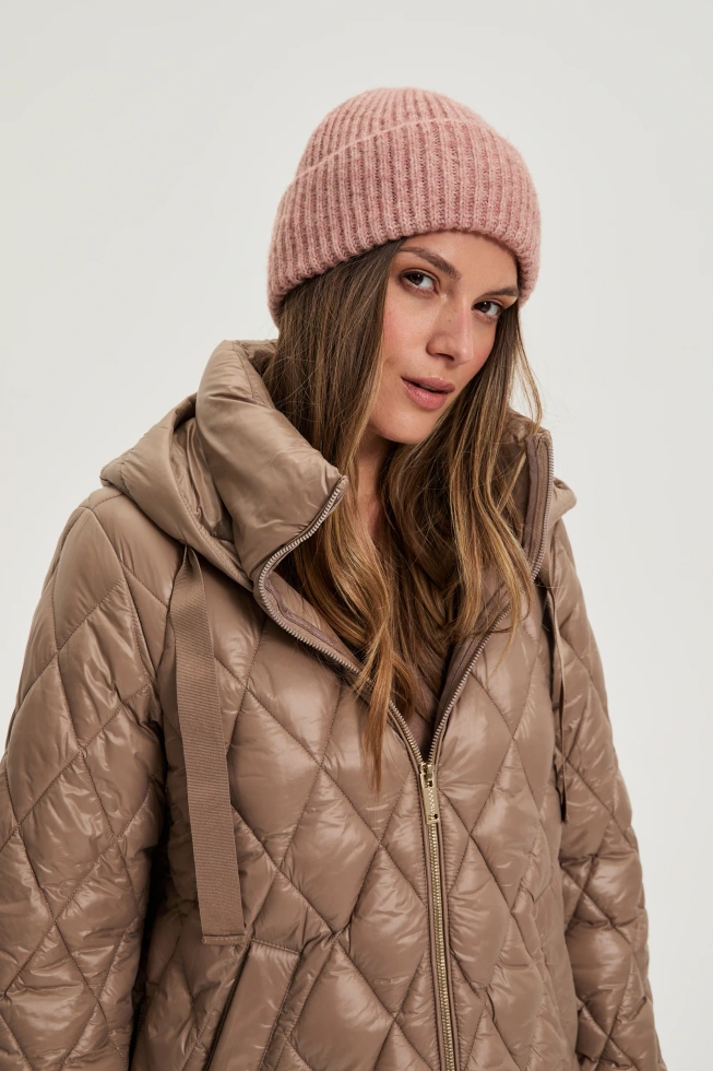 Czapka z dodatkiem wełny ciemnoróżowa