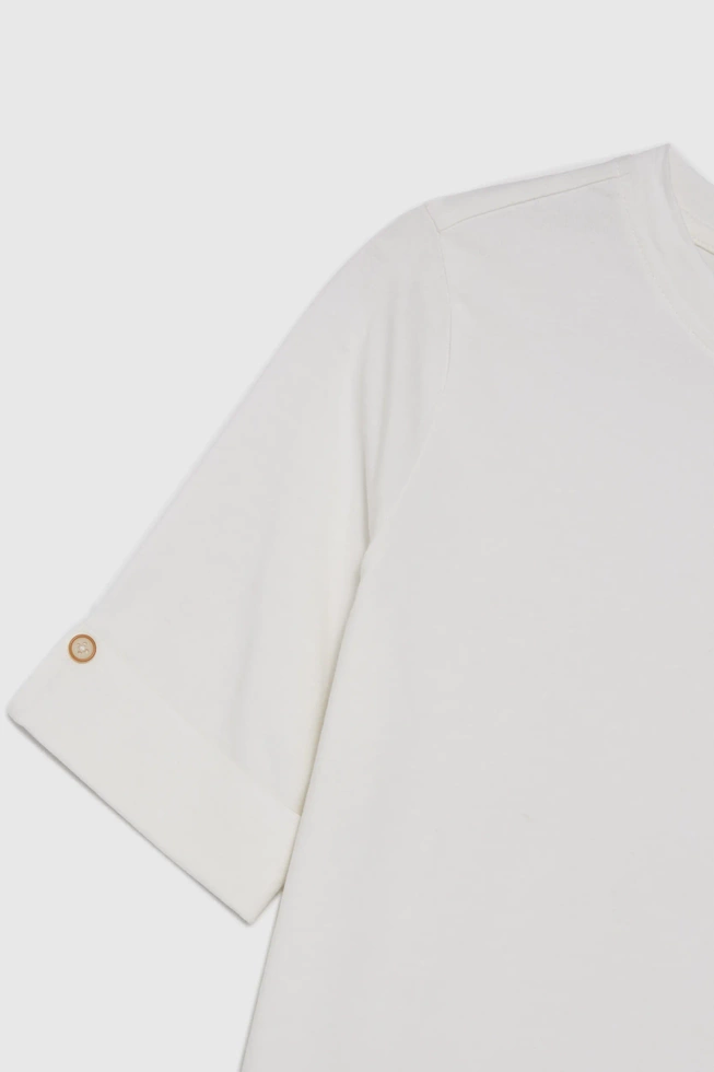 Gładki t-shirt z podwijanymi rękawami biały