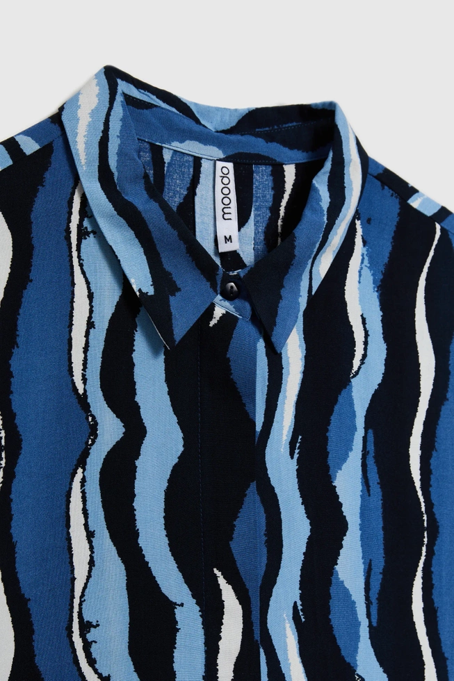 Wzorzysta koszula z krótkimi rękawami niebieska