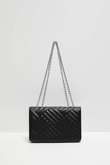Pikowana torebka na łańcuszku czarna