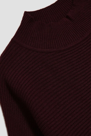 Sweter typu nietoperz z golfem