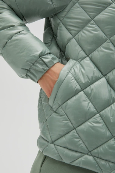Krótka, pikowana kurtka oliwkowa