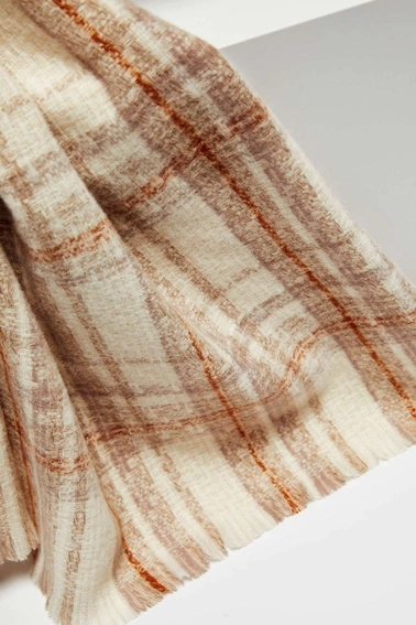 Szeroki szal w kratę