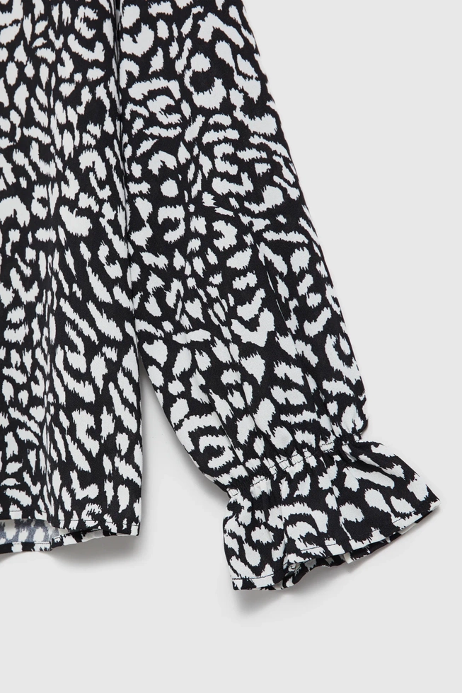 Koszula z dekoltem w serek bez kołnierzyka czarna