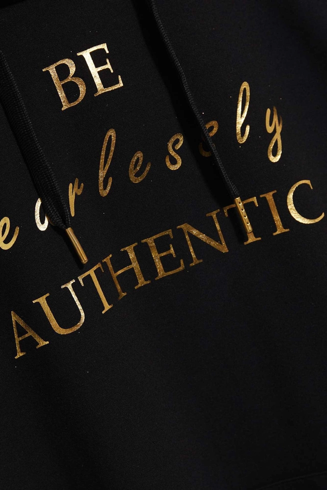 Bluza z kapturem i ozdobnym napisem czarna