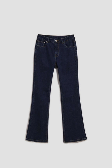 Jeansy z szerokimi nogawkami