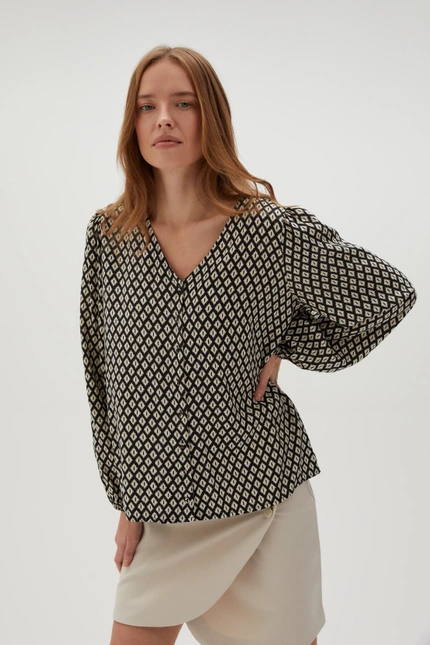 Koszula z geometrycznym wzorem czarna