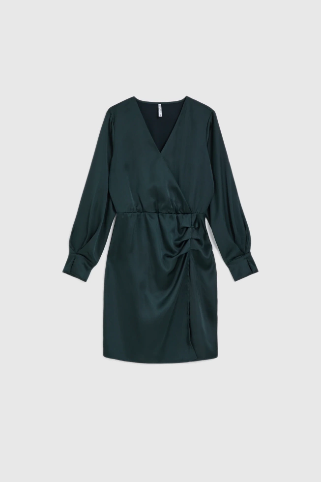 Sukienka z marszczeniem na biodrach zielona