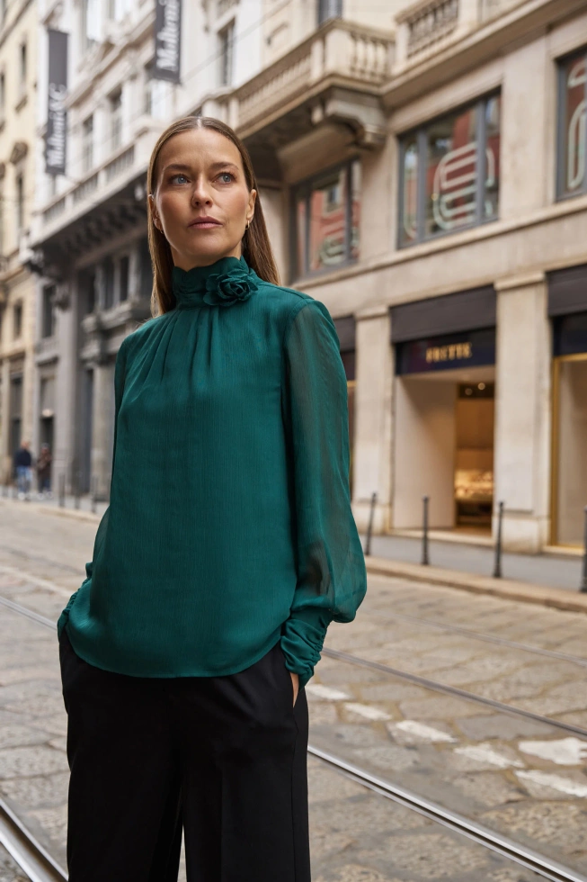 Koszula z kwiatem zielona