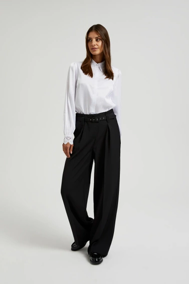 Koszula z koronką na mankietach i kołnierzyku biała