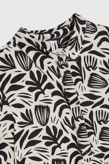 Sukienka z dekoltem zapinanym na guziki beżowa