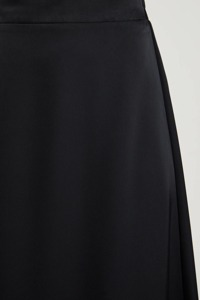 Trapezowa spódnica czarna