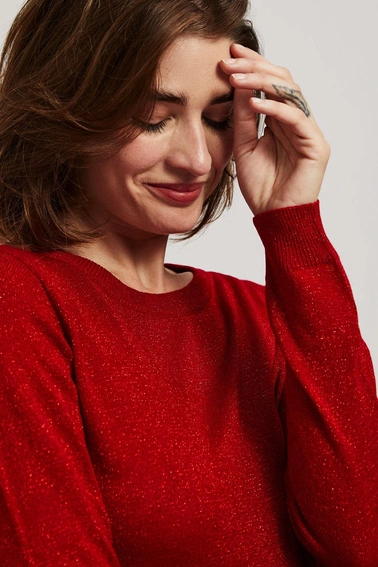 Sweter z metaliczną nitką 