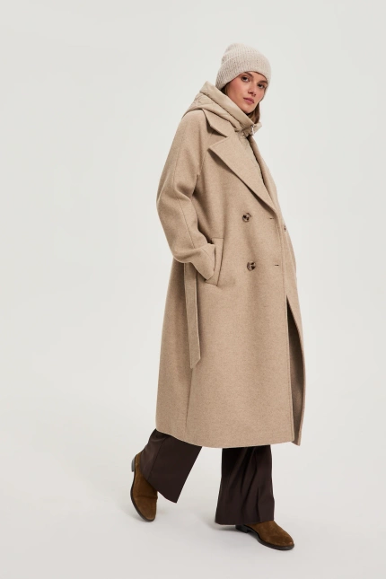 Długi płaszcz w kapturem beżowy