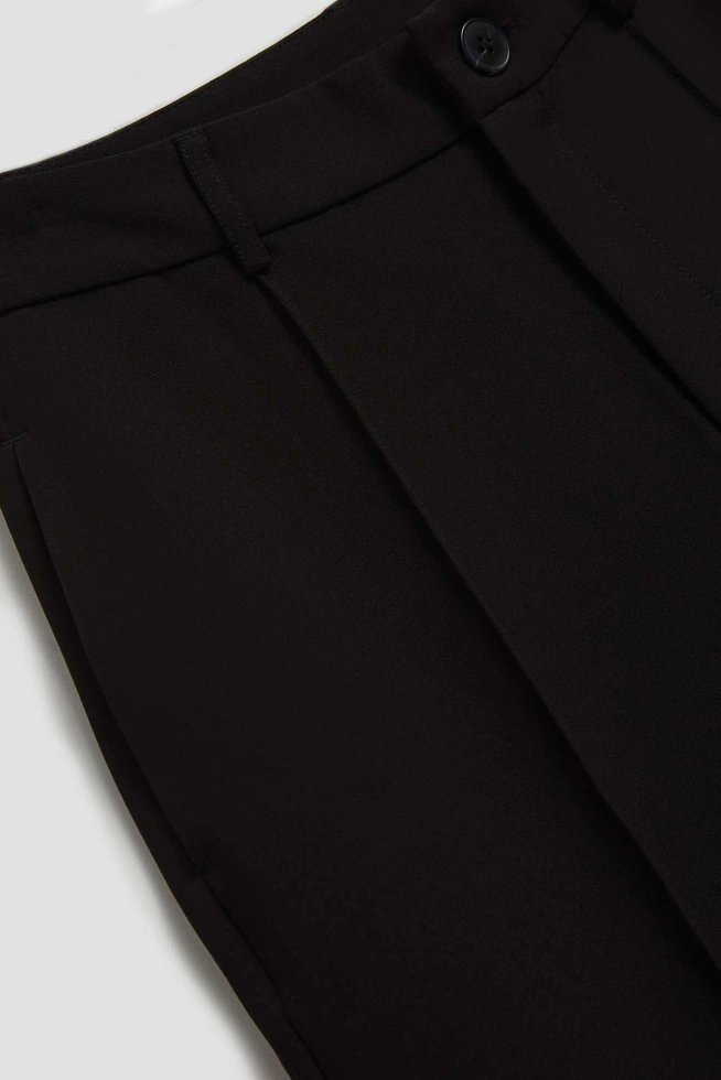 Spodnie w kant czarne