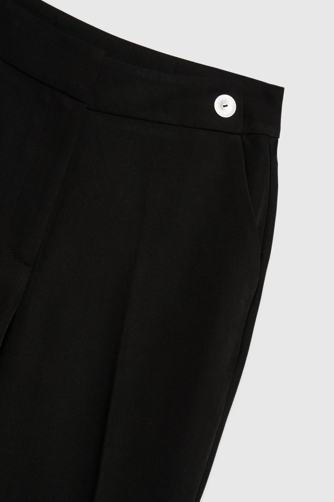 Eleganckie spodnie ze zwężanymi nogawkami czarne