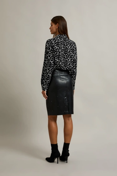 Woskowana ołówkowa spódnica czarna 