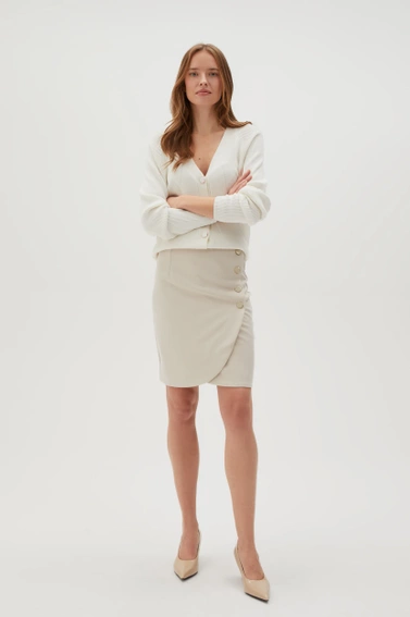 Spódnica z ozdobnymi guzikami beżowa