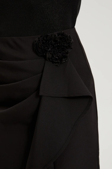 Spódnica z falbaną czarna 