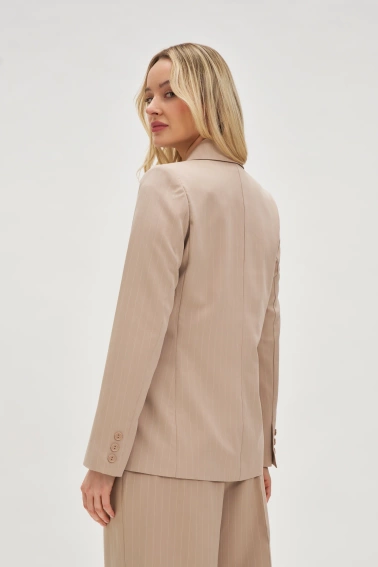 Dwurzędowa marynarka w paski beżowa