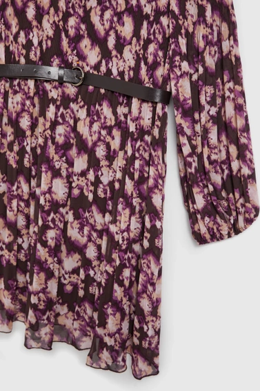 Plisowana sukienka z paskiem brązowa