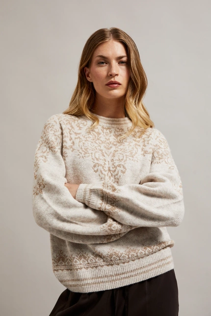 Sweter ozdobiony błyszczącą nitką beżowy