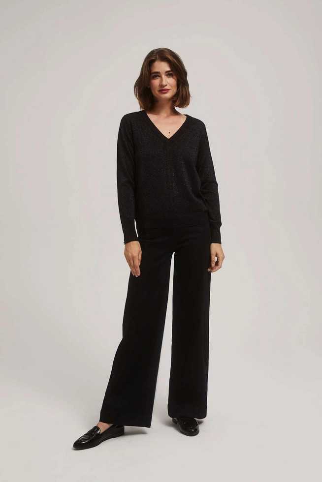 Sweter z metaliczną nitką i dekoltem w serek czarny