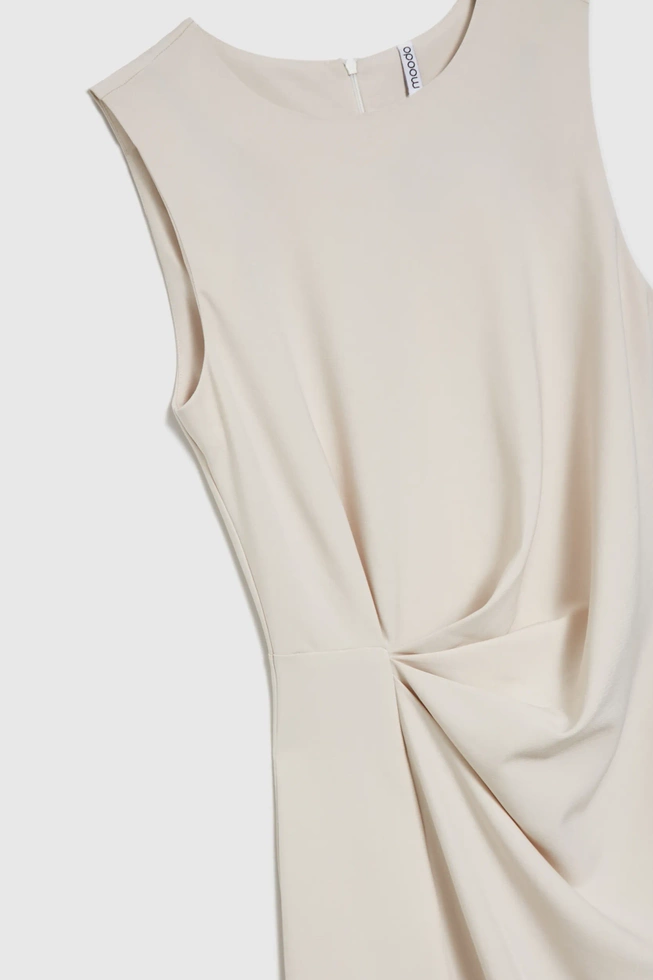 Sukienka midi z marszczeniem beżowa