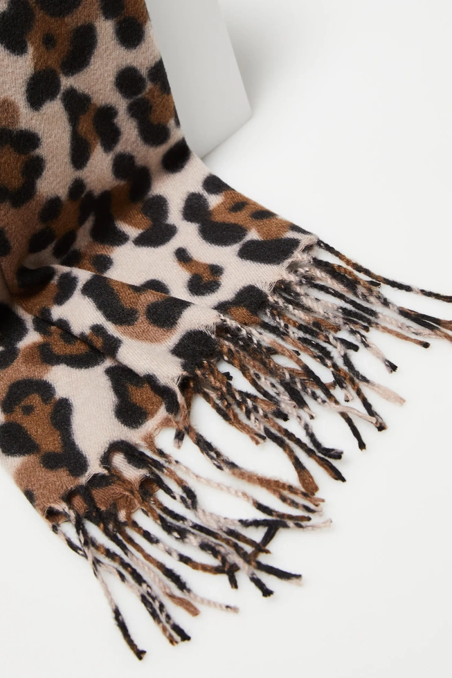 Szalik w panterkę beżowy