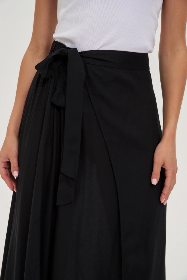 Wiskozowa spódnica midi czarna