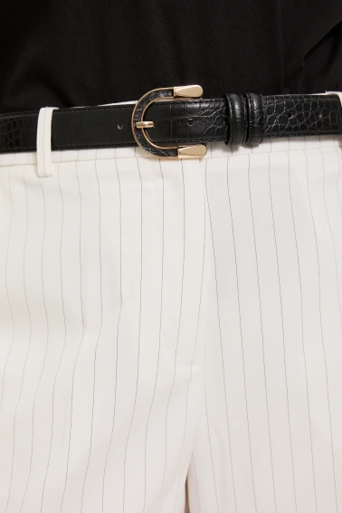 Pasek z ozdobną klamrą czarny