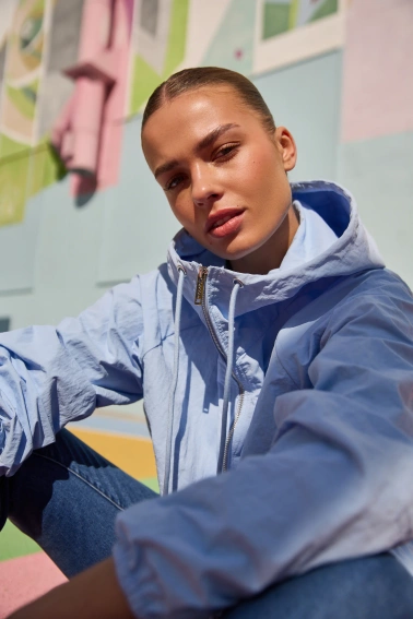 Kurtka z kapturem błękitna